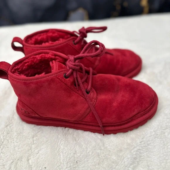 UGG Suede Fur Lined Neumal Boot Lace Up Chukka Ankle Boots - Picture 2 of 8